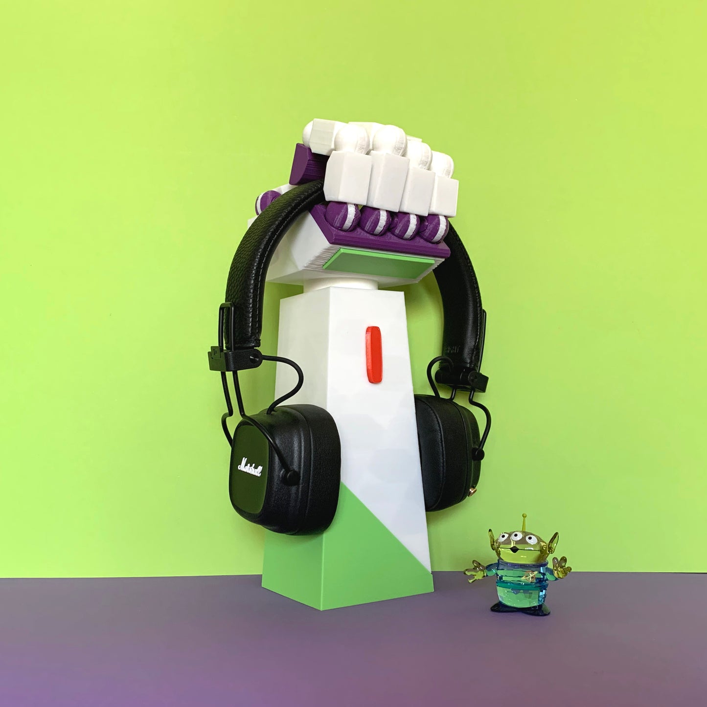 Space-Themed Movable Hand Headphone Stand – 3D Printed Gaming Headset Organizer