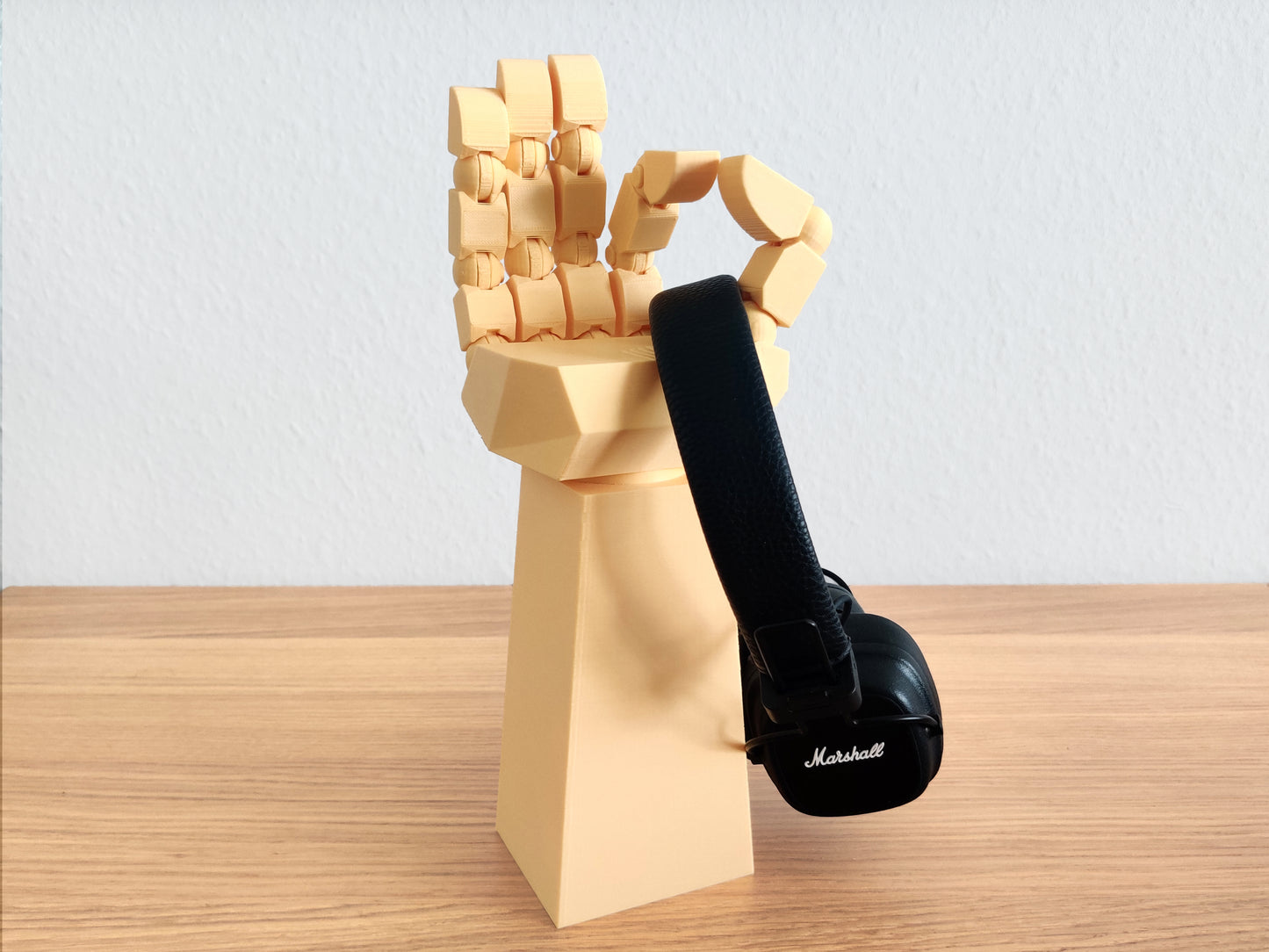 Creative Wooden Headphone Stand - 3D Printed Movable Hand as Desk Organizer & Stylish Decor