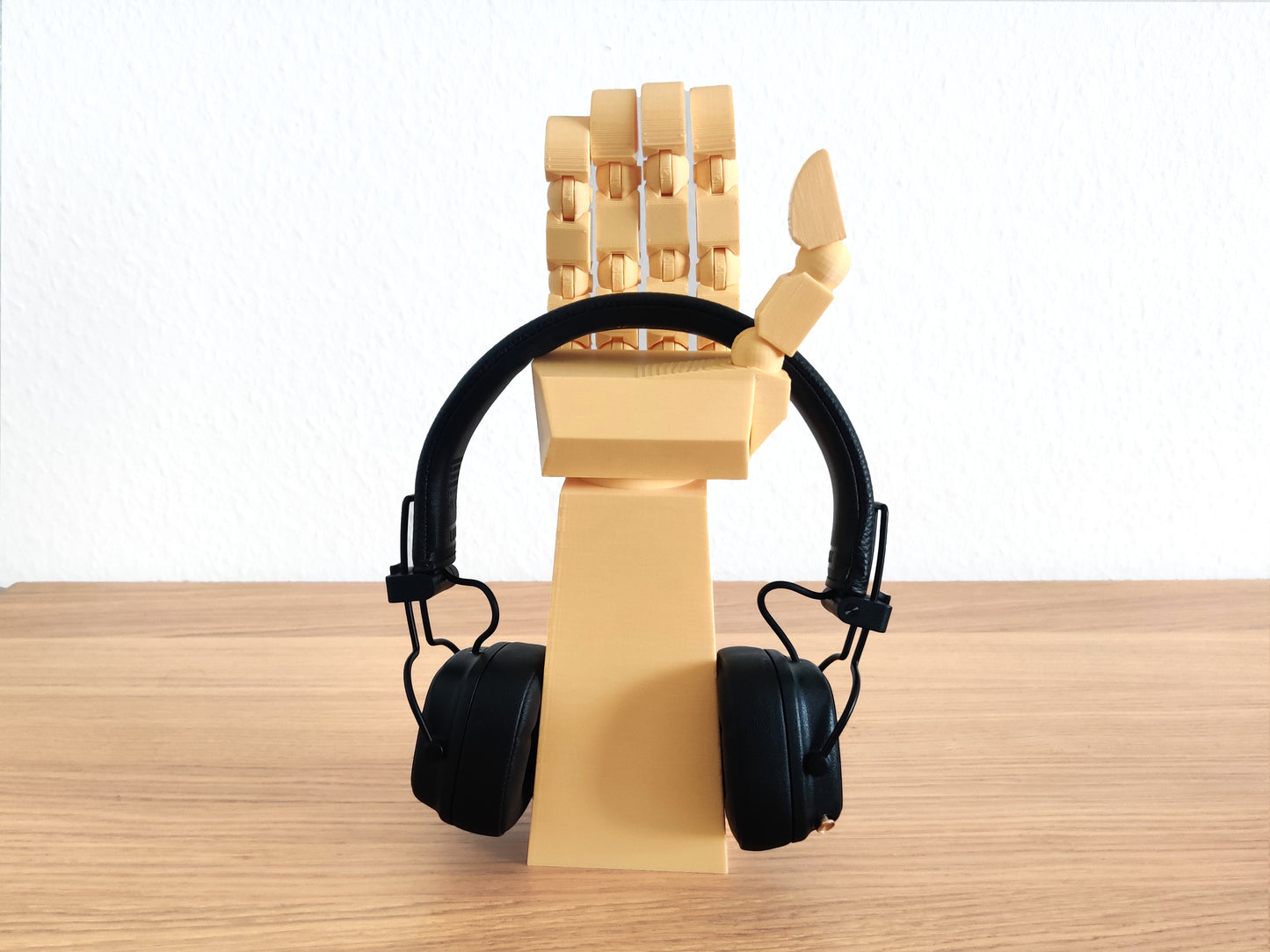 Creative Wooden Headphone Stand - 3D Printed Movable Hand as Desk Organizer & Stylish Decor