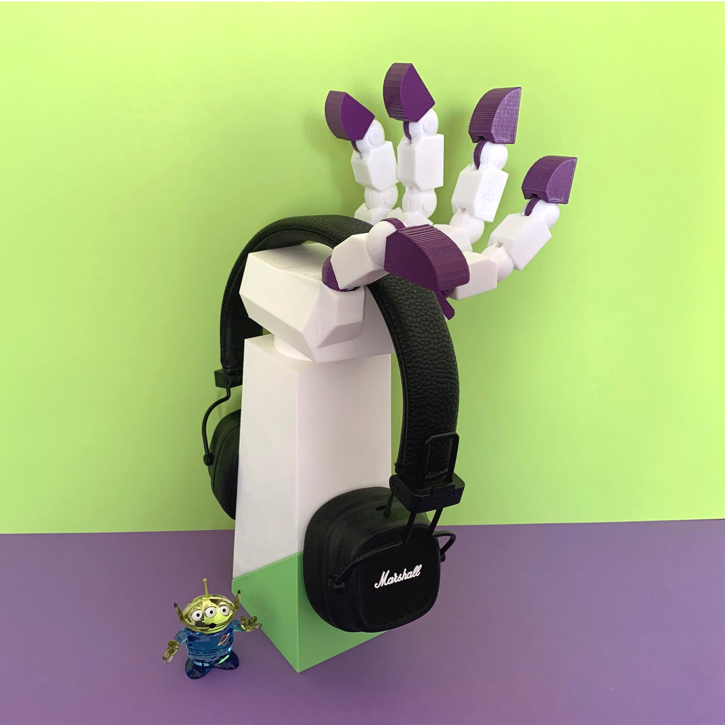 Space-Themed Movable Hand Headphone Stand – 3D Printed Gaming Headset Organizer