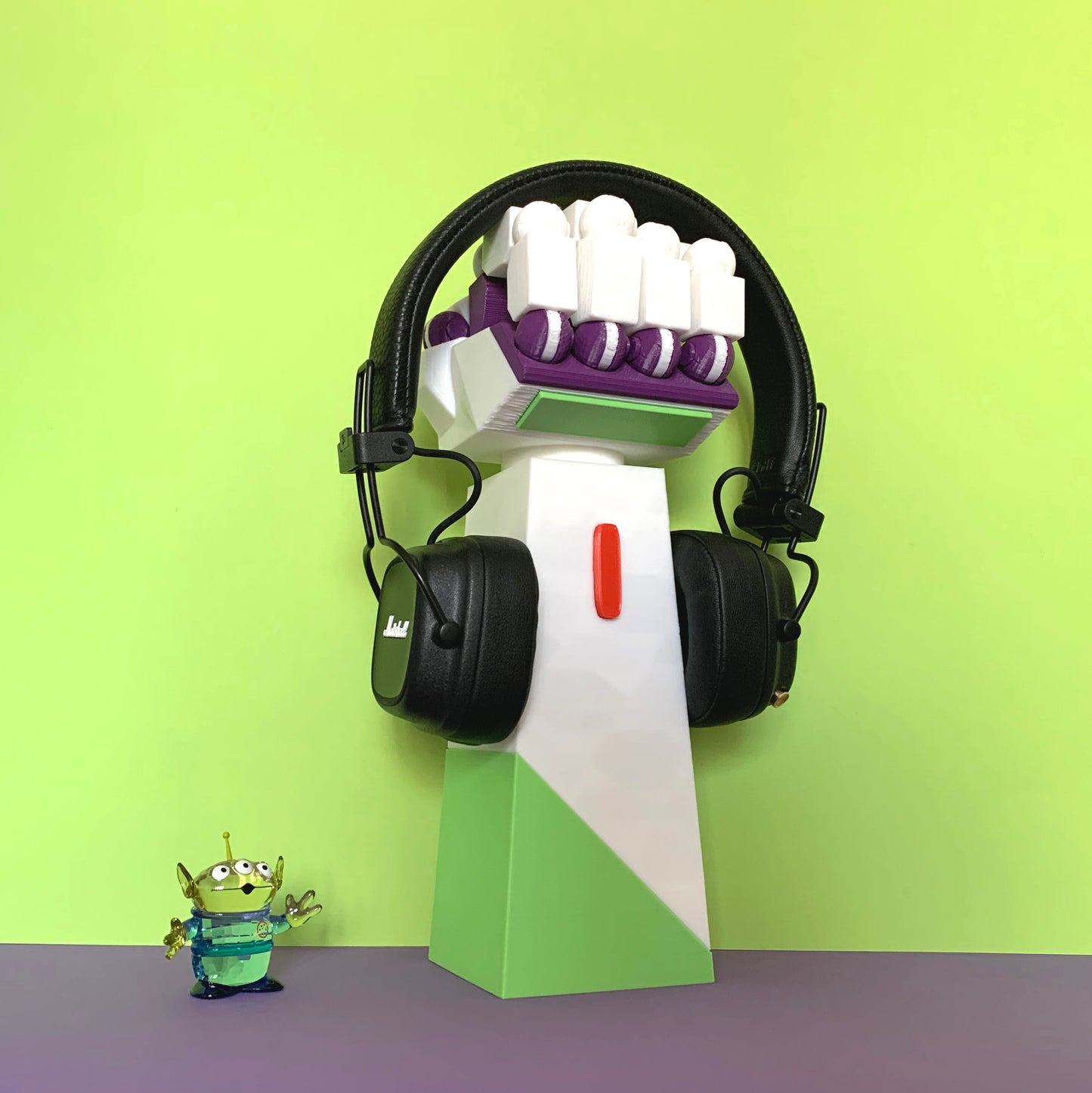 Space-Themed Movable Hand Headphone Stand – 3D Printed Gaming Headset Organizer