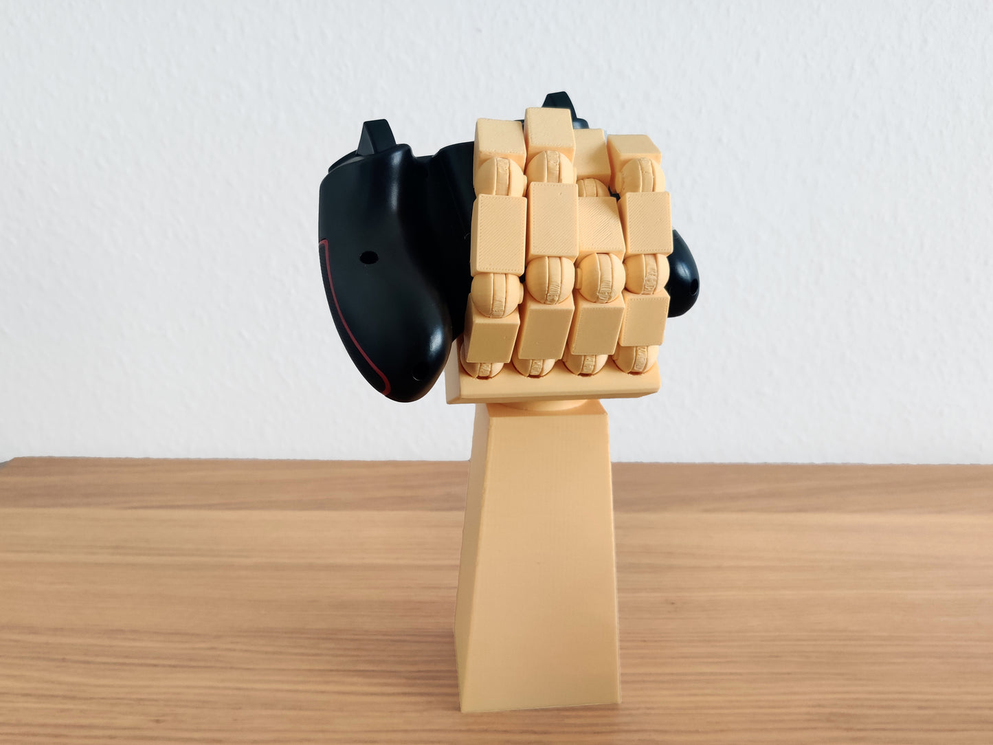 Creative Wooden Headphone Stand - 3D Printed Movable Hand as Desk Organizer & Stylish Decor